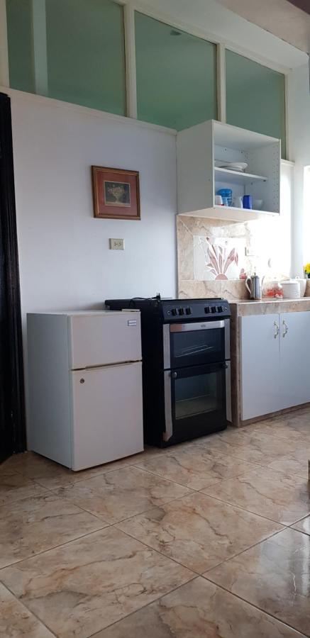 Little Savoy Guest House New Runaway Bay Luaran gambar