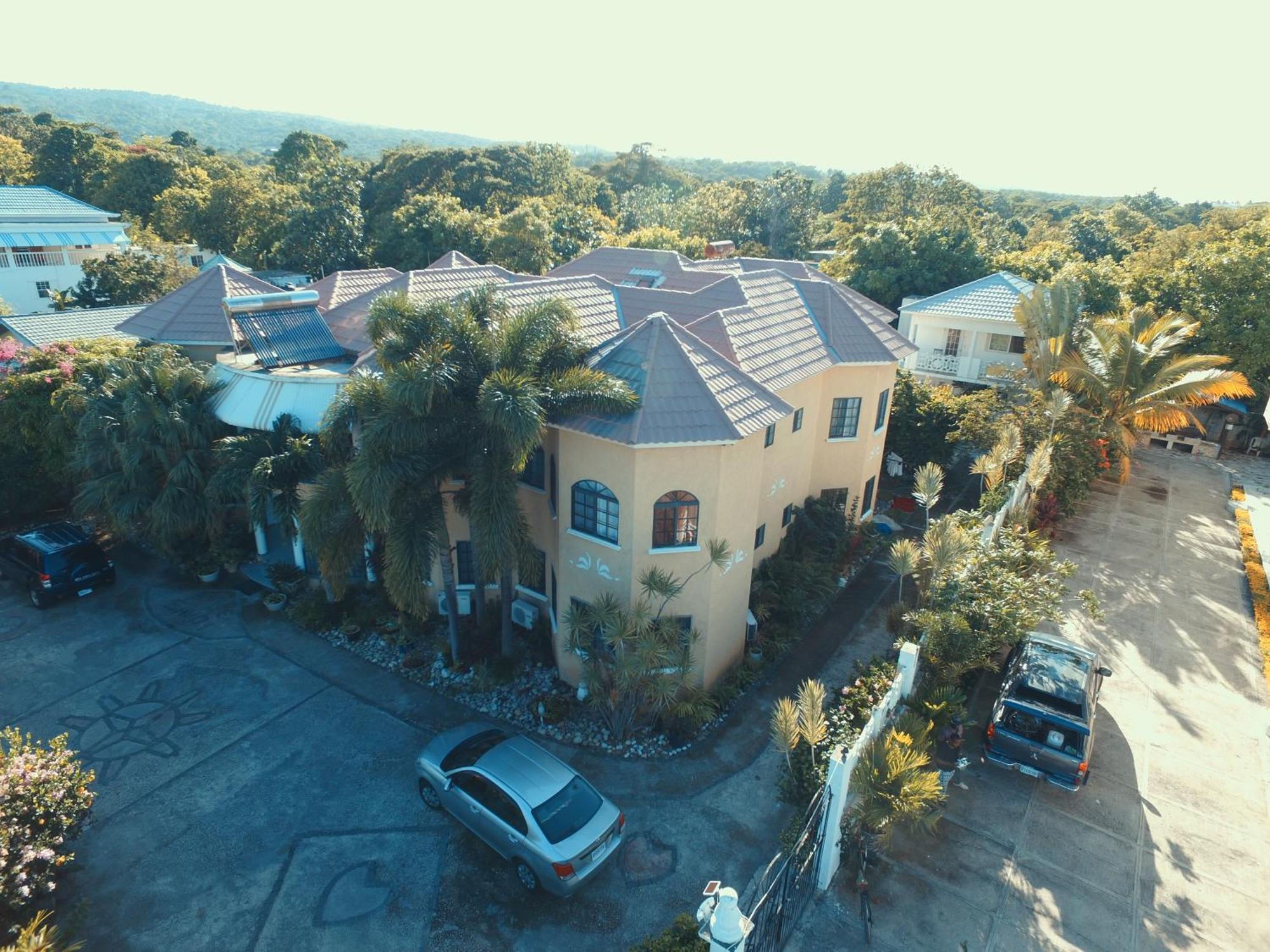 Little Savoy Guest House New Runaway Bay Luaran gambar