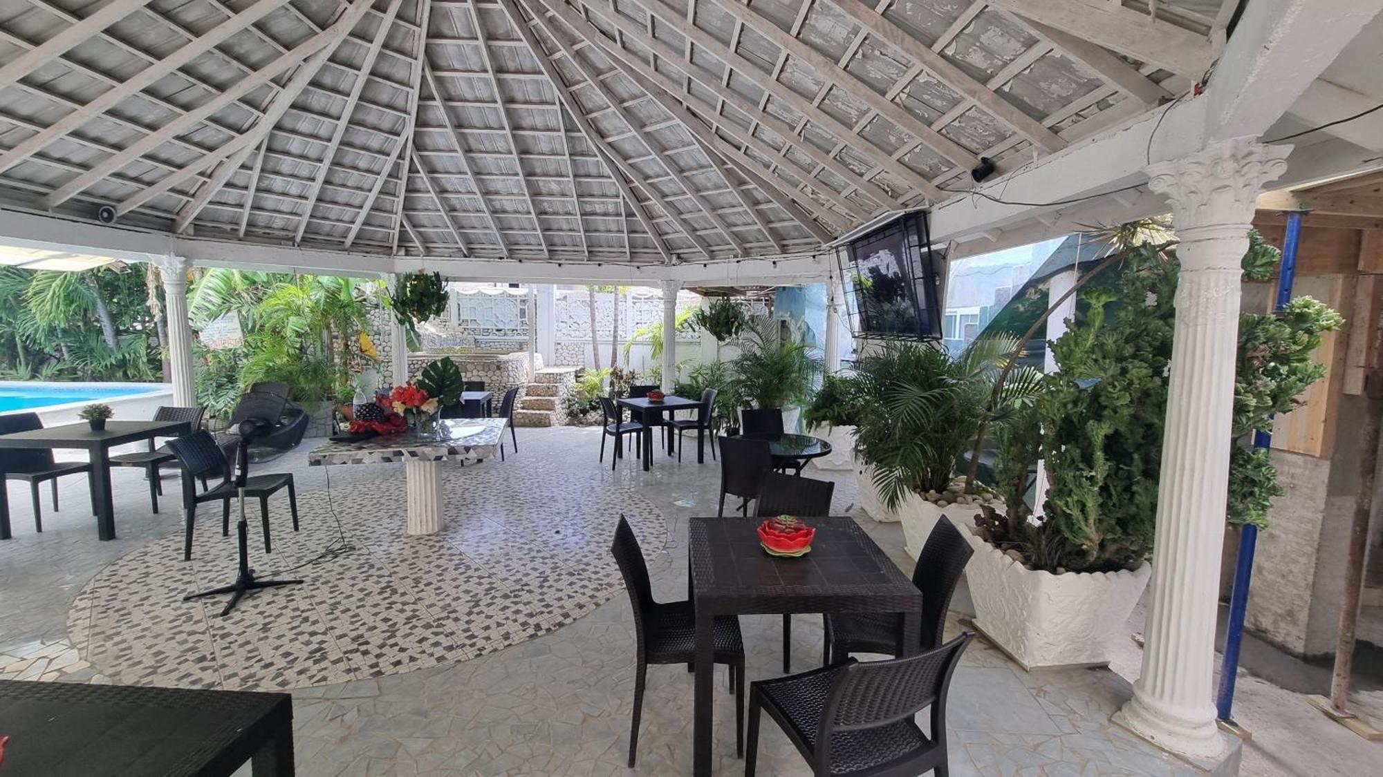 Little Savoy Guest House New Runaway Bay Luaran gambar
