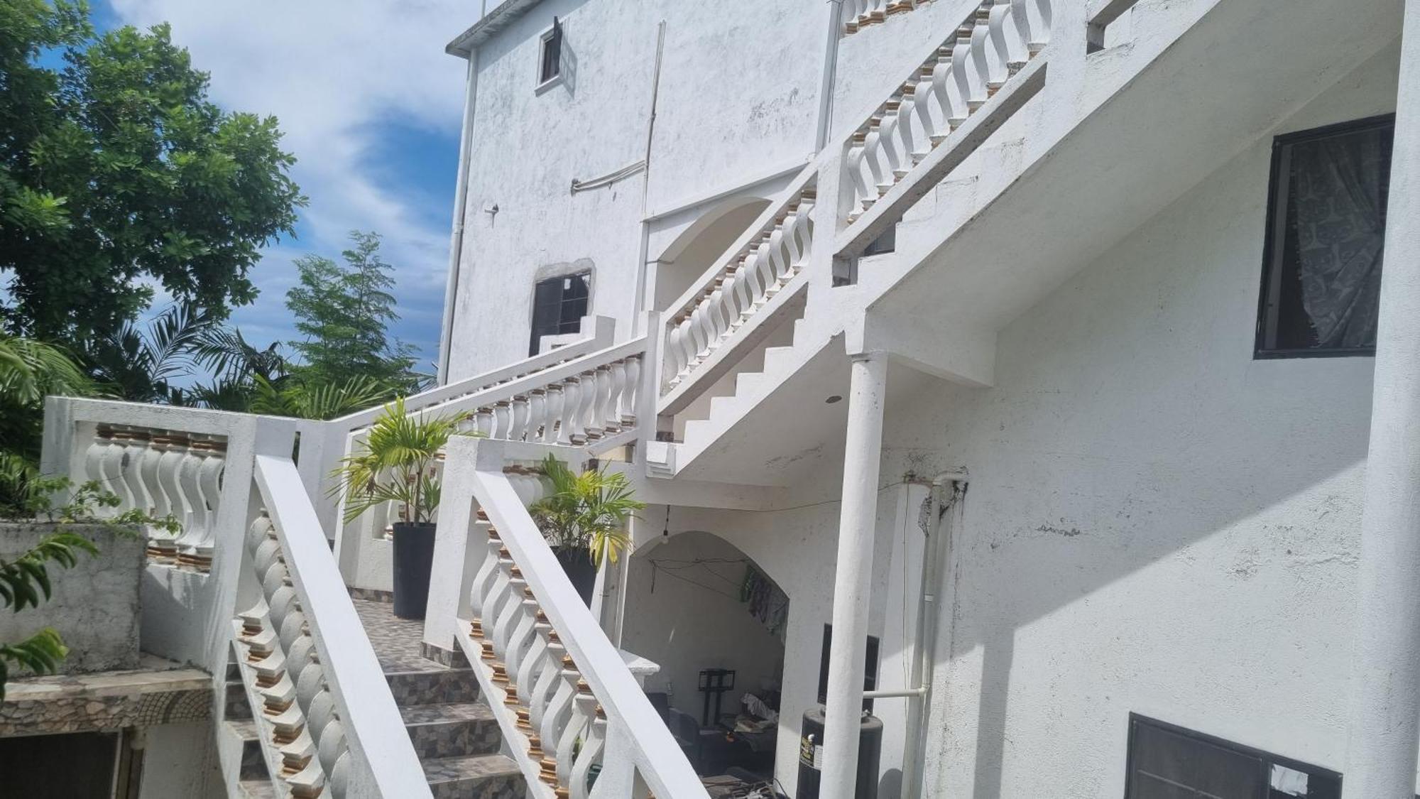 Little Savoy Guest House New Runaway Bay Luaran gambar