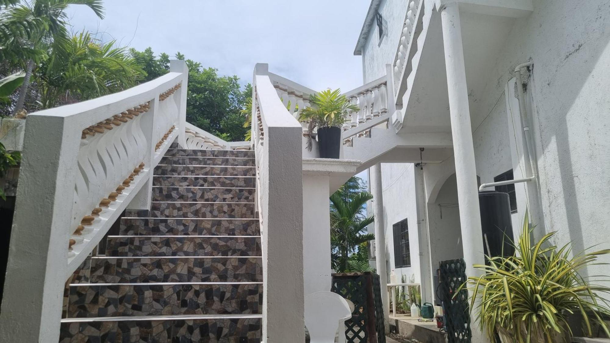 Little Savoy Guest House New Runaway Bay Luaran gambar