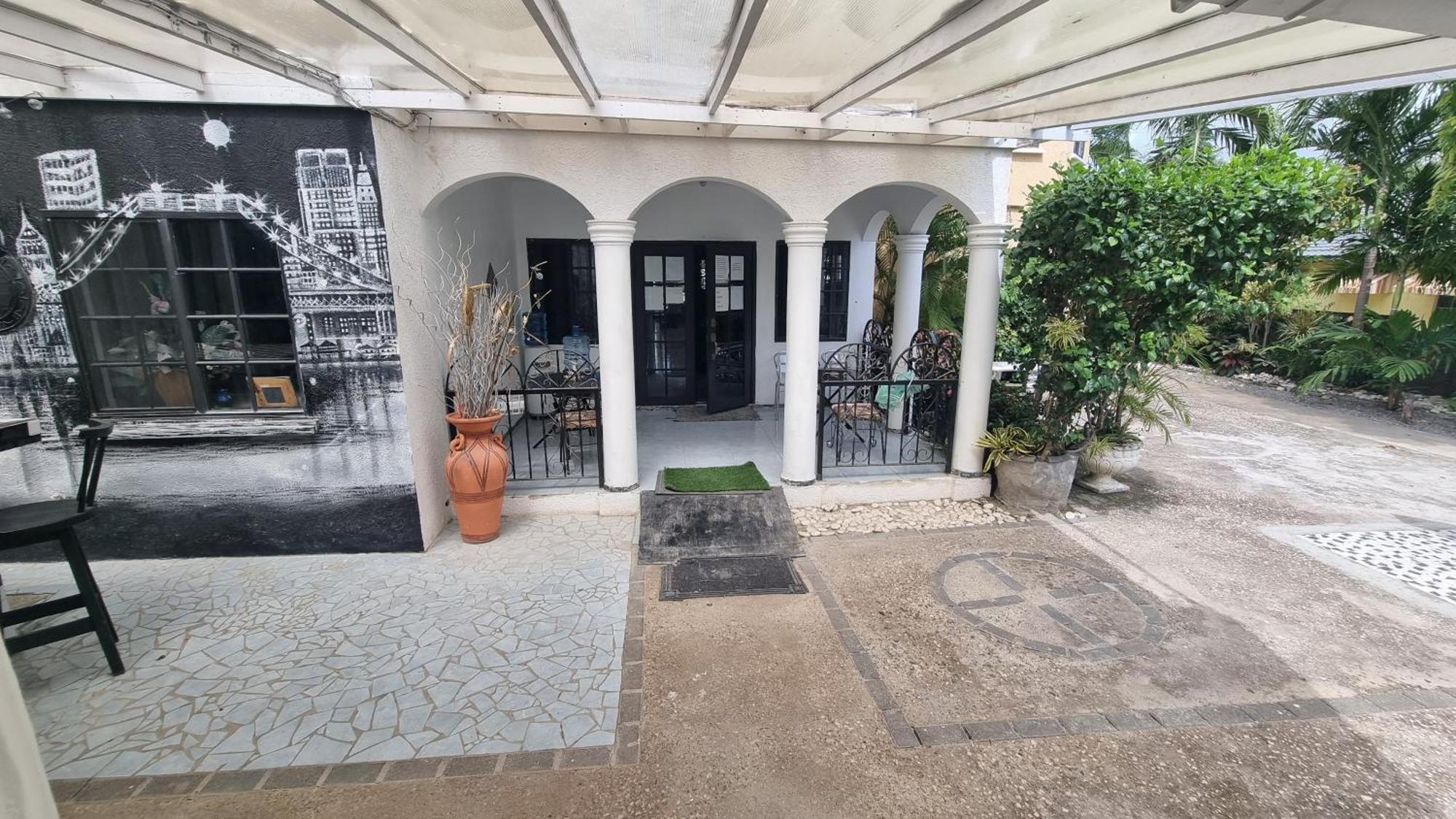 Little Savoy Guest House New Runaway Bay Luaran gambar
