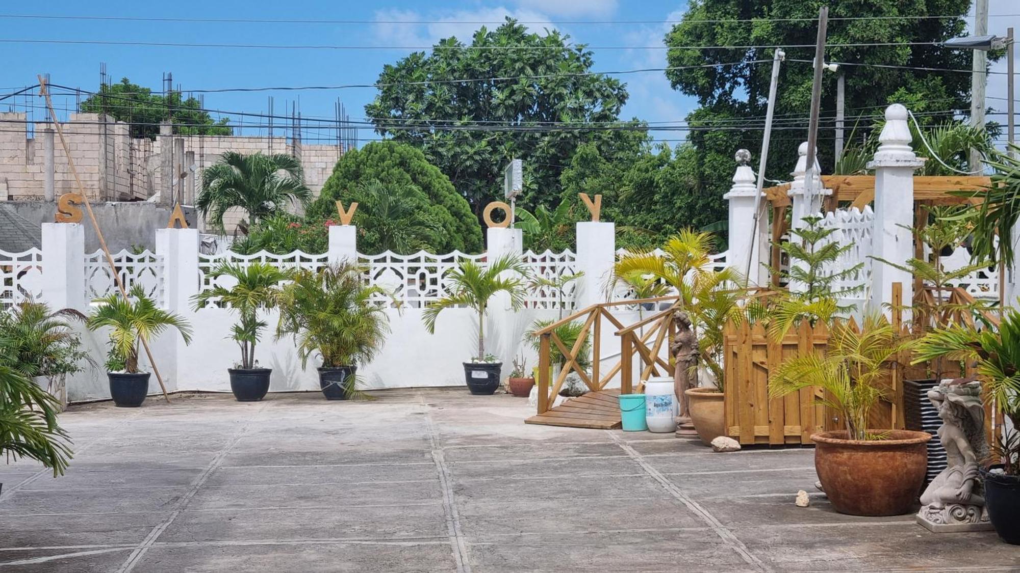 Little Savoy Guest House New Runaway Bay Luaran gambar