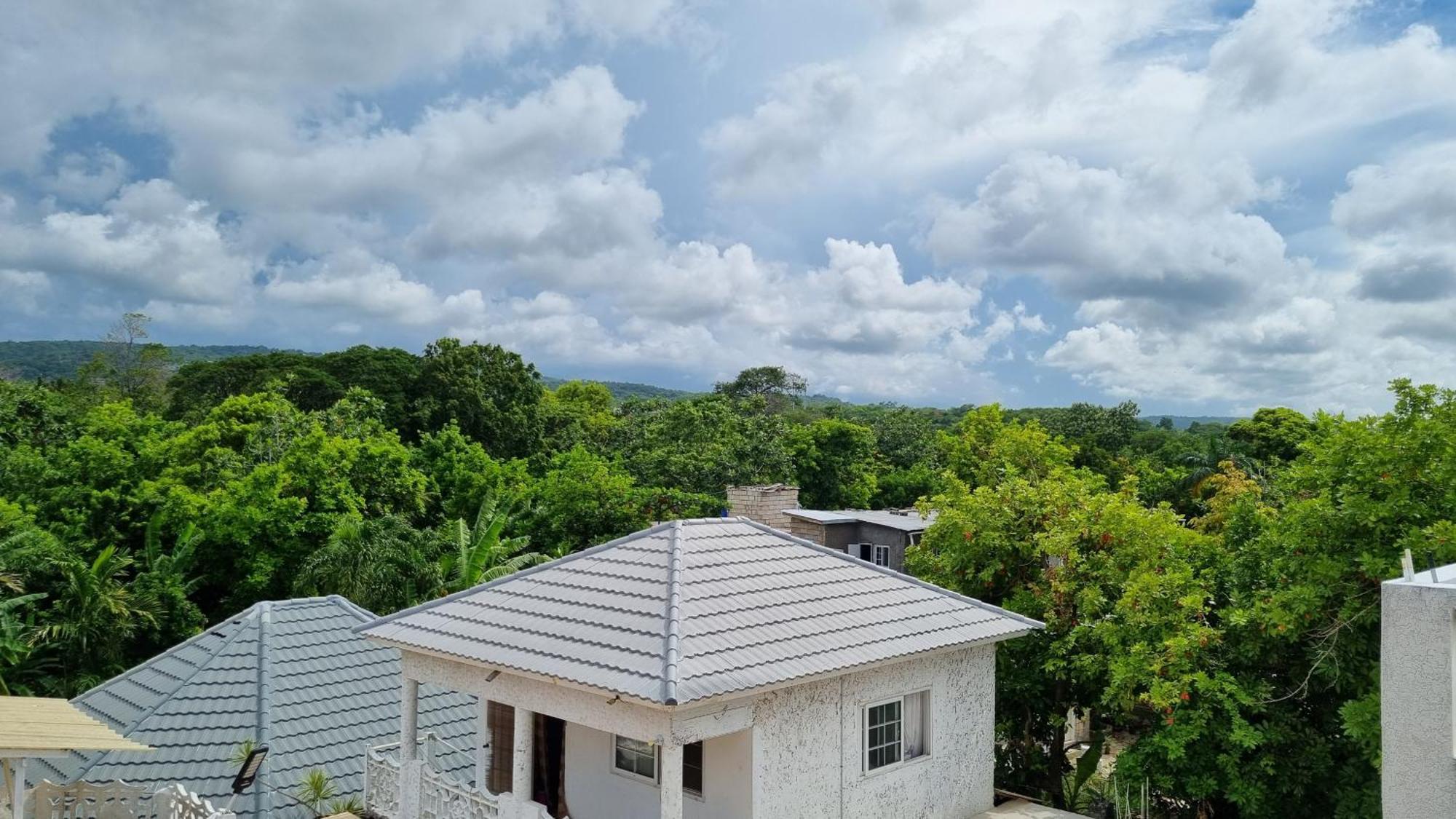 Little Savoy Guest House New Runaway Bay Luaran gambar