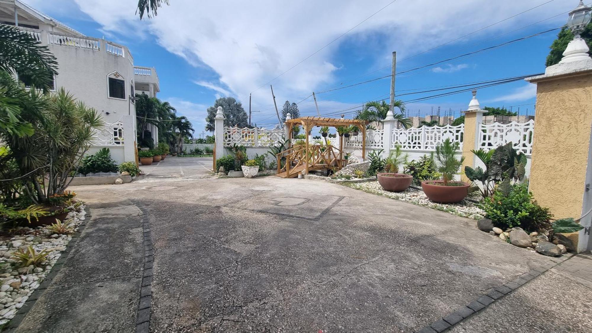 Little Savoy Guest House New Runaway Bay Luaran gambar