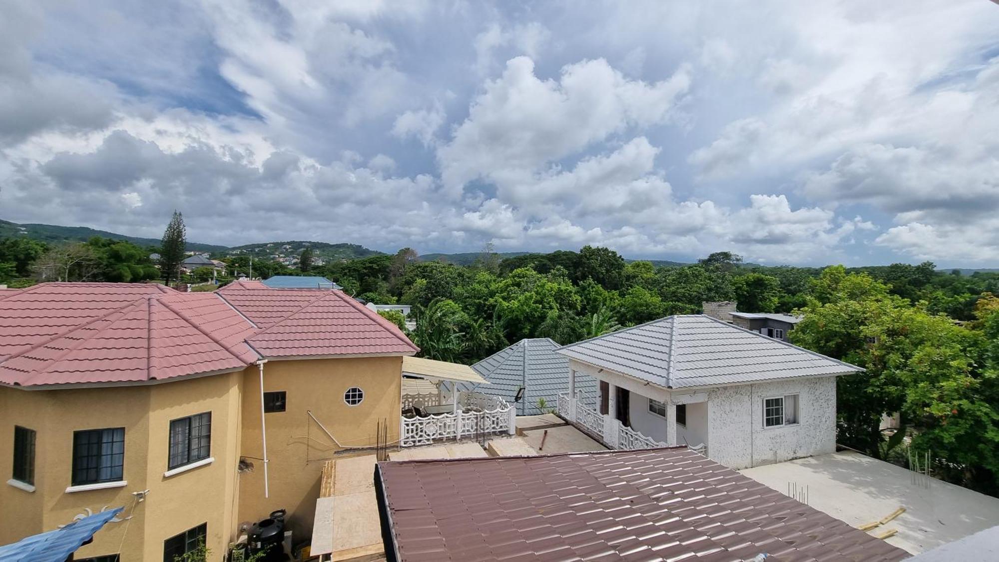 Little Savoy Guest House New Runaway Bay Luaran gambar