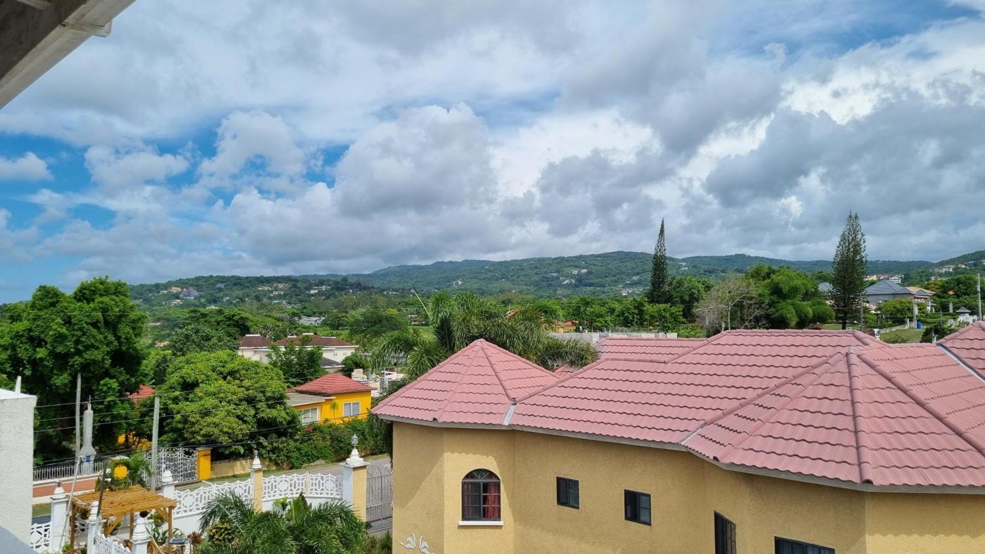 Little Savoy Guest House New Runaway Bay Luaran gambar